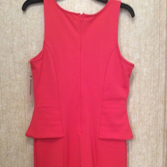 Beautiful peplum dress - Picture 3 of 4